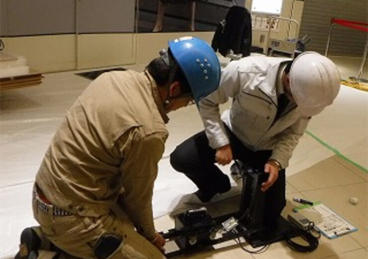 転倒事故発生時の現場保全と滑り抵抗係数（CSR）測定の実務手順